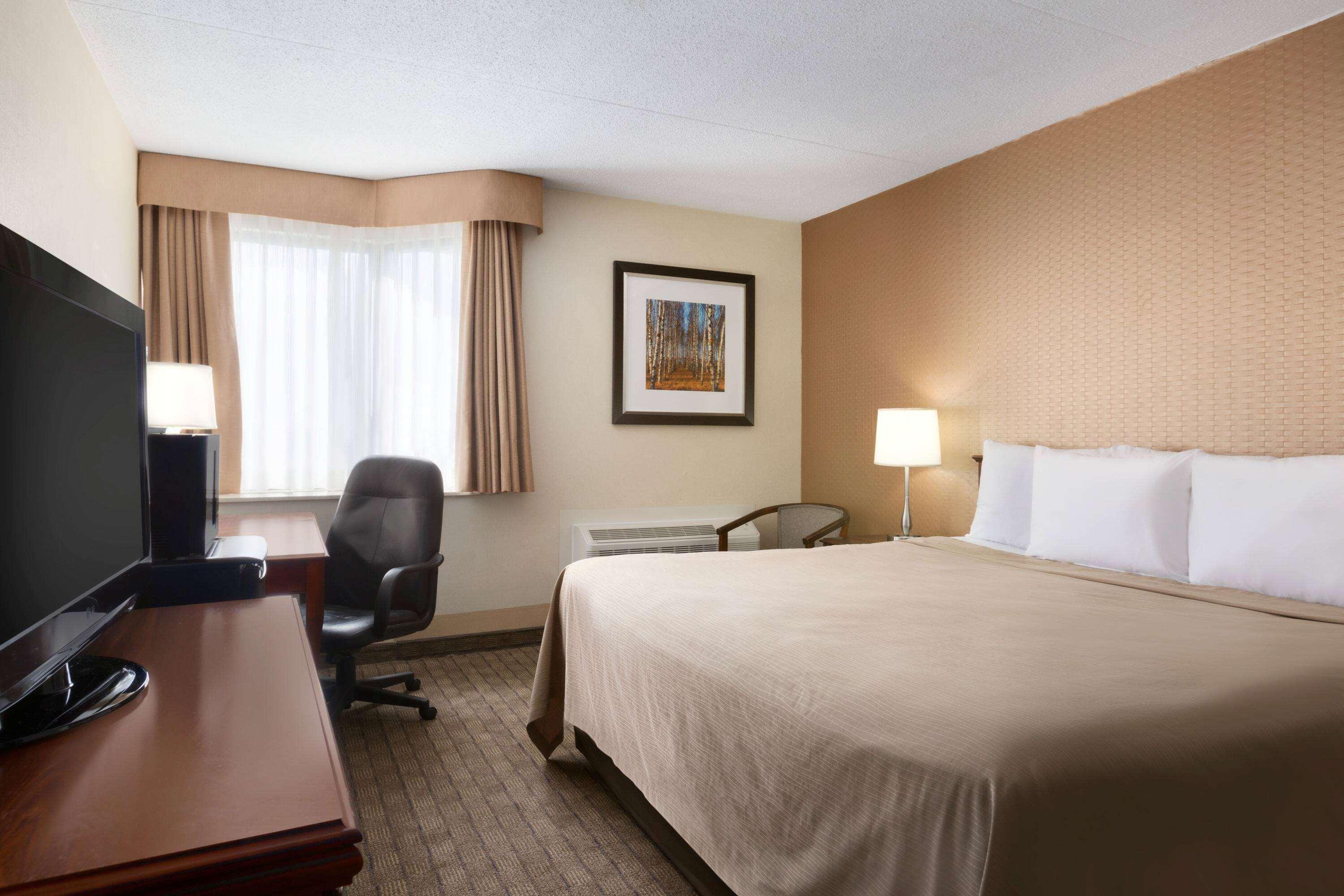Travelodge By Wyndham Toronto East Exterior photo